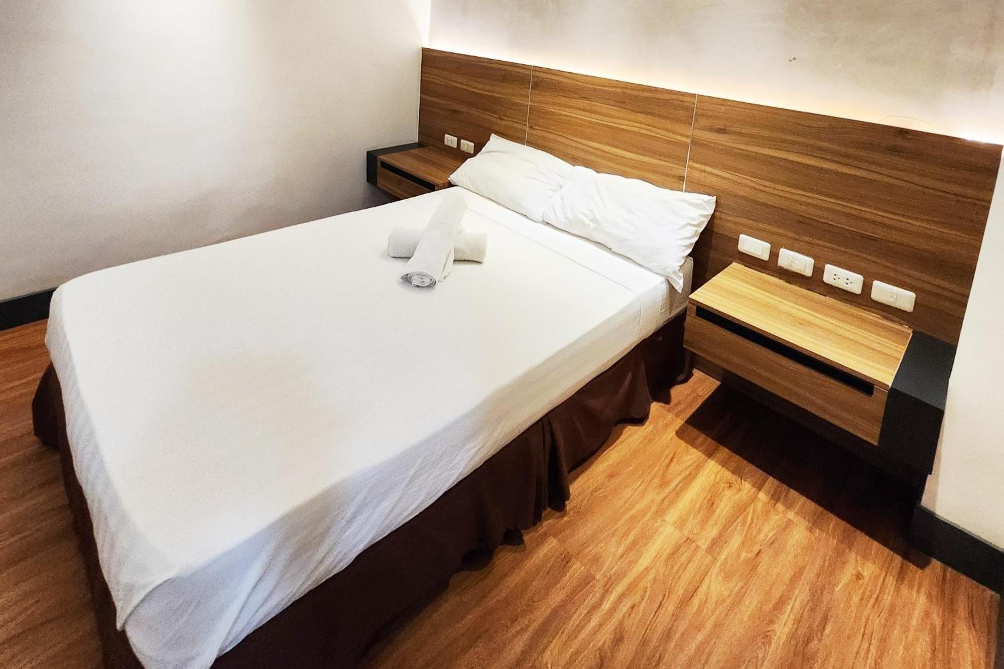 Boulevard Pension Hotel Cebu Eksteriør billede
